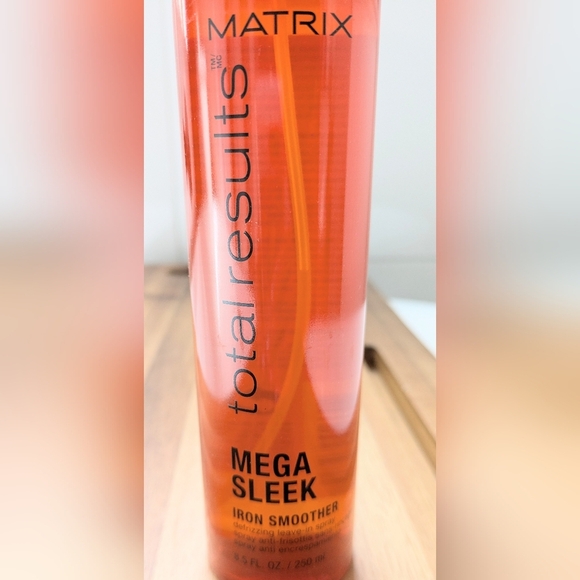 Matrix total results mega sleek iron smoother, 8.5 fluid oz - Picture 6 of 9